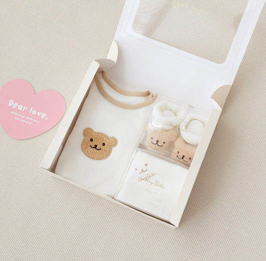 初生嬰兒禮盒套裝 Newborn Gift Set (柔軟嬰兒連身衣+初生公仔襪+圖案紗巾)